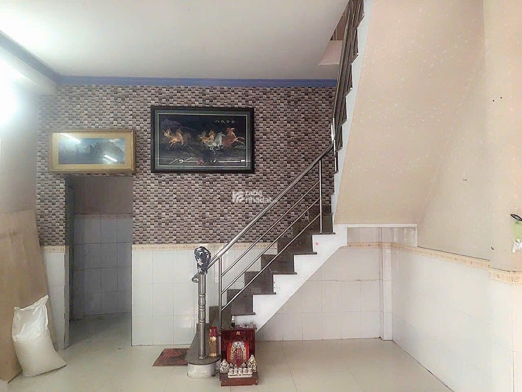 NGAY BÀ HÔM-CĂN GÓC HIẾM-3 TẦNG-HẺM THÔNG XE HƠI TỚI NHÀ 
