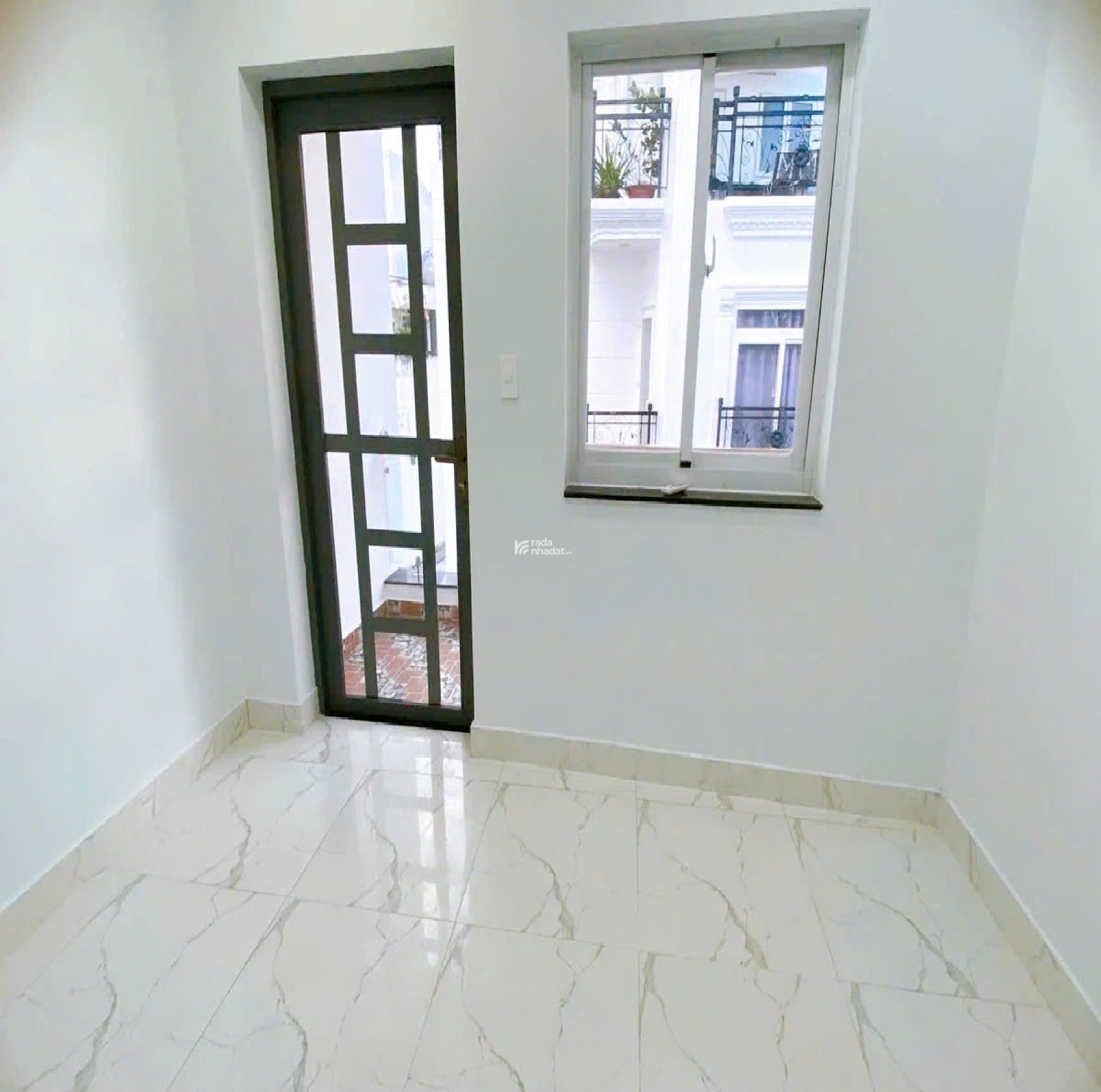 Bán nhà 4 Tầng hẻm Cách Mạng Tháng Tám, QUẬN 10, DT 3.3 x 12.7 m, Giá 8 tỷ