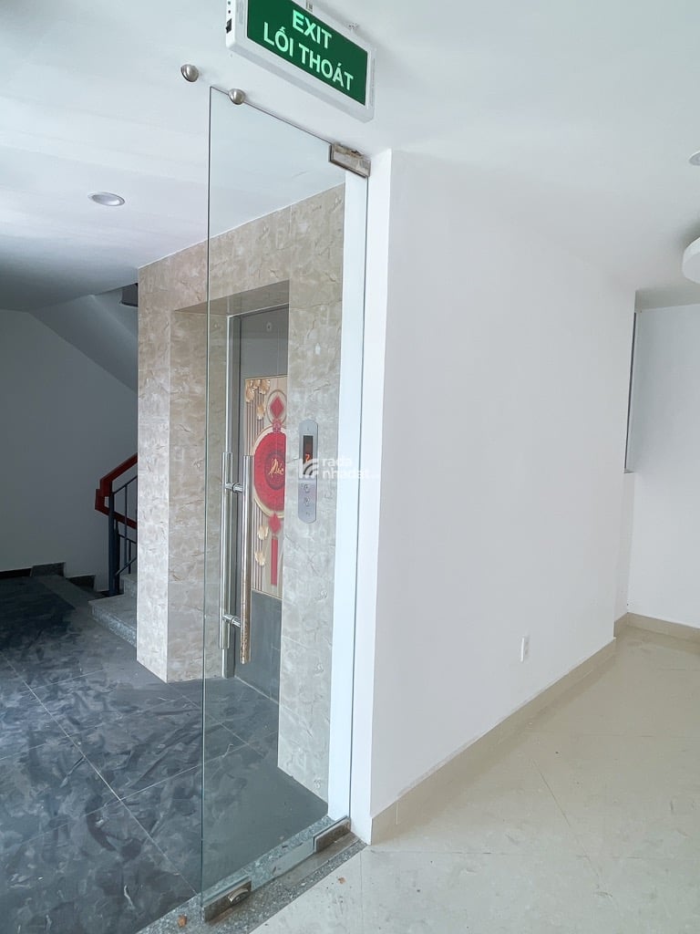 NHÀ 7 TẦNG - KHU K300 - TÂN BÌNH - NGANG KHỦNG 18M - DTCN 173M2 - DÒNG TIỀN 200TR / THÁNG - GIÁ 54 