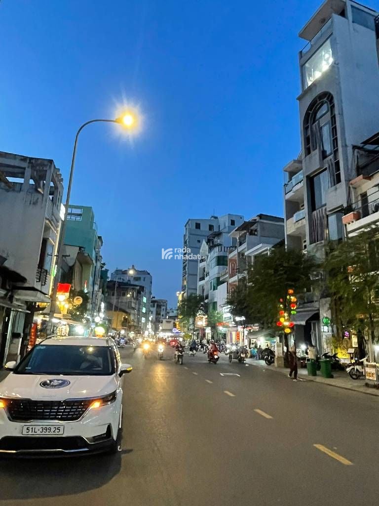 MẶT TIỀN QUẬN 1 - ĐỀ THÁM - GẦN PHỐ BÙI VIỆN - 67M2 (4x16.5) - DÒNG TIỀN 50TR/TH - CHỈ 35 TỶ TL