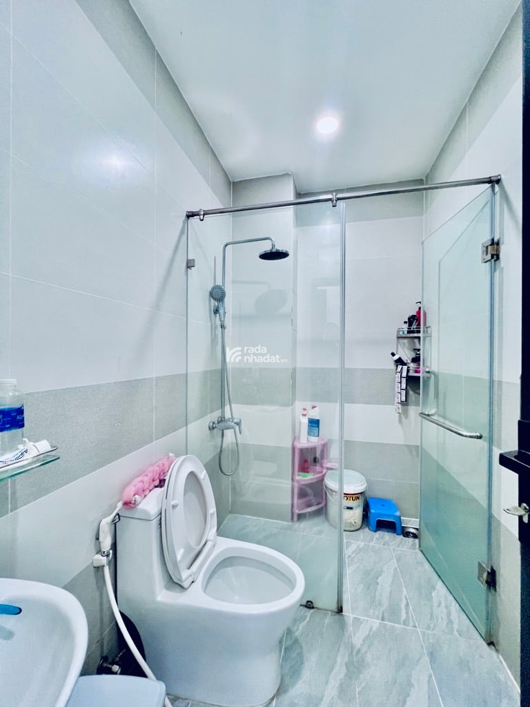 SIÊU PHẨM ĐỈNH TÂN BÌNH - NHÀ MỚI XÂY - THANG MÁY - 82m2 - 6 TẦNG - 6 PHÒNG - 1 PHÒNG KARAOKE