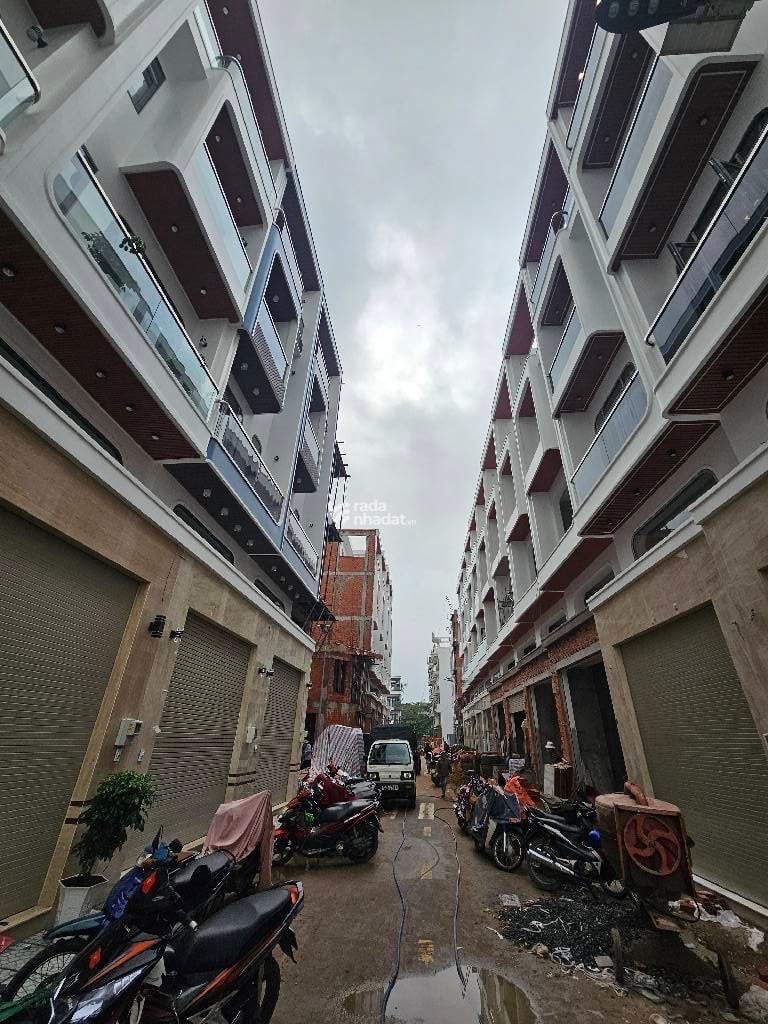 Bán nhà khu phân lô đồng bộ đường số 6 bình tân