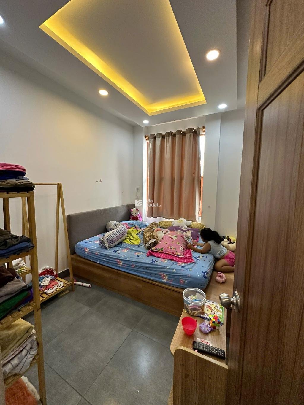 BÁN NHÀ LÔ GÓC 2 MẶT TIỀN 135M2 4 TẦNG NGANG 8,2M KHU VIP BÌNH PHÚ DÒNG TIỀN 30TR/TH CHỈ 18.9 TỶ