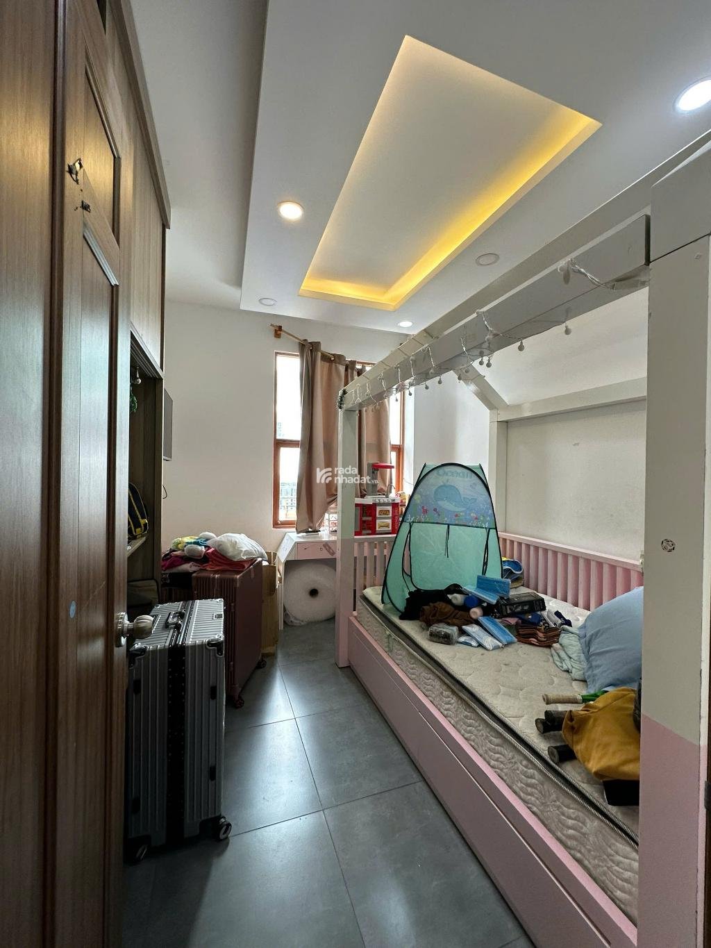 BÁN NHÀ LÔ GÓC 2 MẶT TIỀN 135M2 4 TẦNG NGANG 8,2M KHU VIP BÌNH PHÚ DÒNG TIỀN 30TR/TH CHỈ 18.9 TỶ