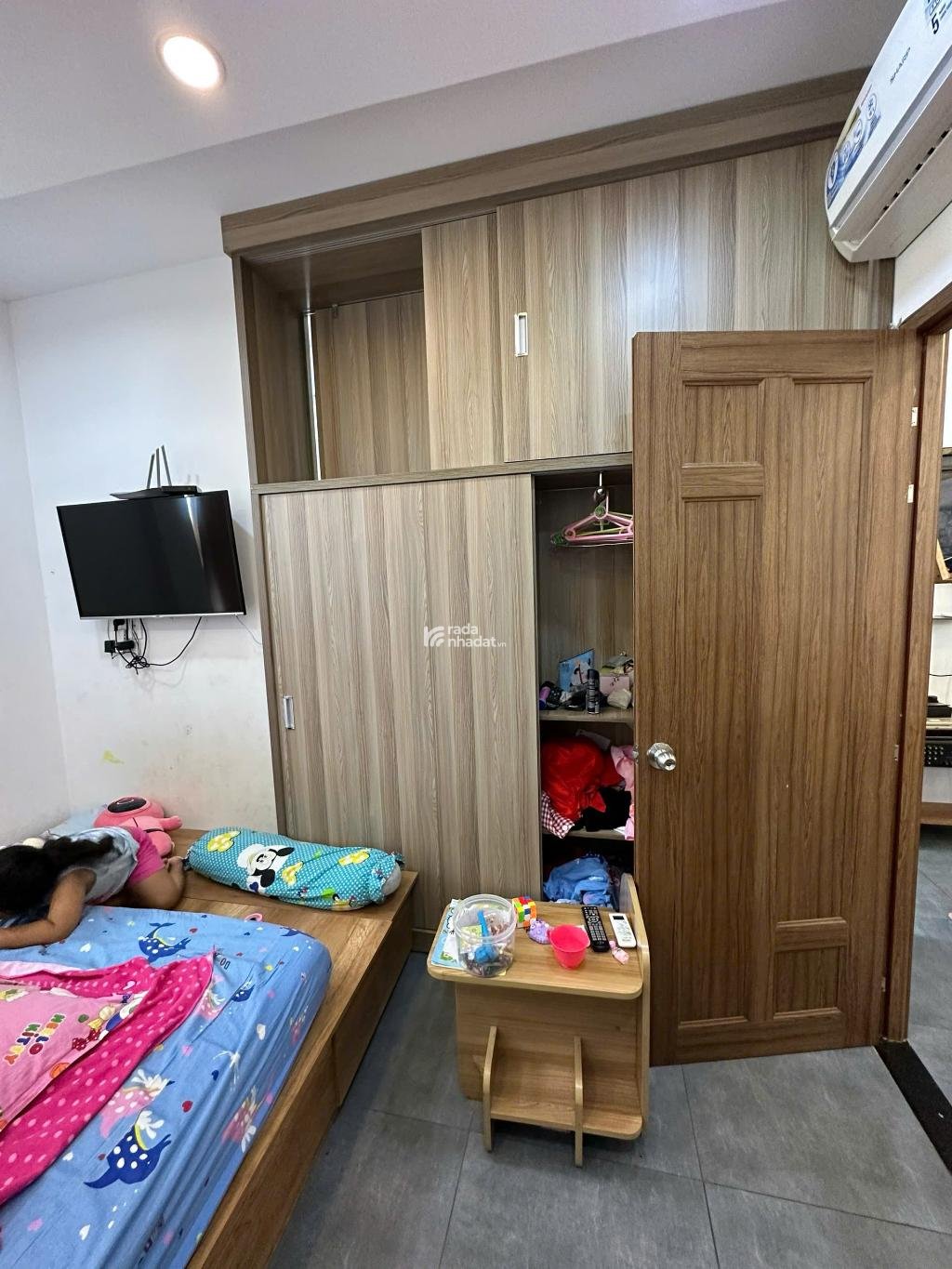 BÁN NHÀ LÔ GÓC 2 MẶT TIỀN 135M2 4 TẦNG NGANG 8,2M KHU VIP BÌNH PHÚ DÒNG TIỀN 30TR/TH CHỈ 18.9 TỶ