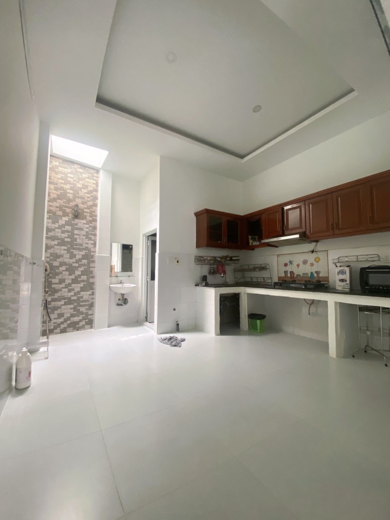 Bán Nhà Phân Lô Long Trường TĐ - 3 Tầng HC - Đường 6m - Giá 5.2 Tỷ 