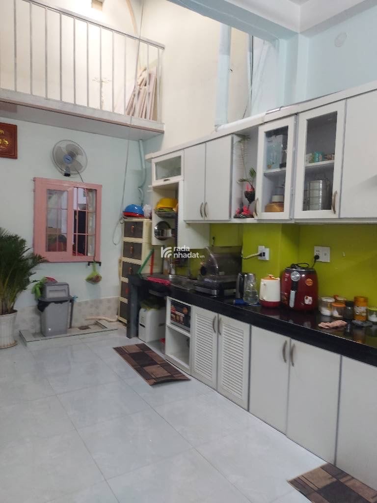  Nhà vừa ở vừa kinh doanh, hiện đang mở PHÒNG KHÁM.