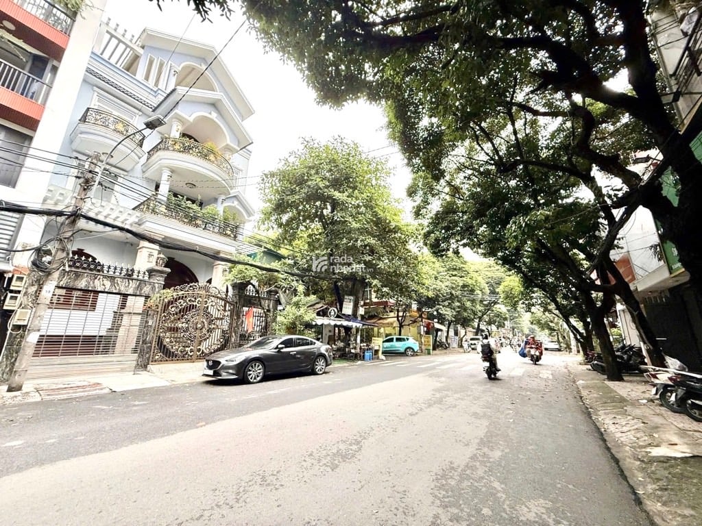 KHÁCH SẠN CAO CẤP - ĐƯỜNG ÔTÔ TRÁNH - HẦM  7 TẦNG – 38 PHÒNG FULL NỘI THẤT – DÒNG TIỀN 220TR/THÁNG