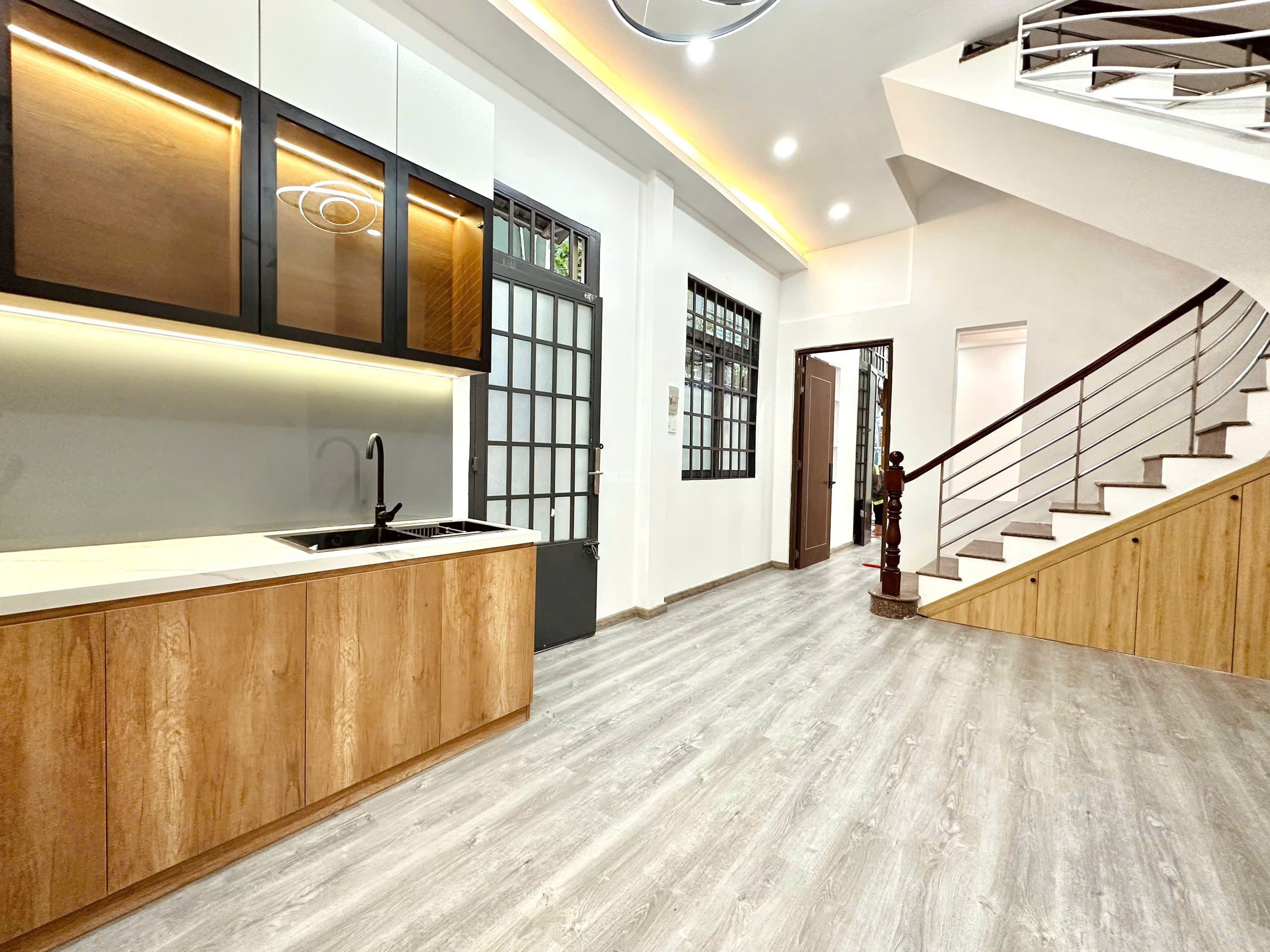 BÁN NHÀ NGUYÊN CĂN 2 MẶT TIỀN TRẦN HƯNG ĐẠO Q5  NGAY KHU PHỐ LỒNG ĐÈN NHÀ MỚI ĐẸP GIÁ CHỈ 30 TỶ 