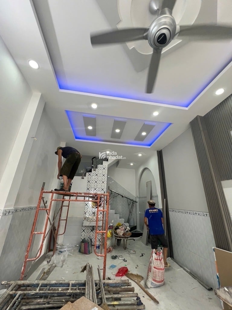 VỊ TRÍ ĐẸP - HẺM 5M - VÀI BƯỚC RA MẶT TIỀN - KỀ BÊN LÊ VĂN QUỚI - NGÃ TƯ 4 XÃ - GIÁP TÂN PHÚ - NHÀ 