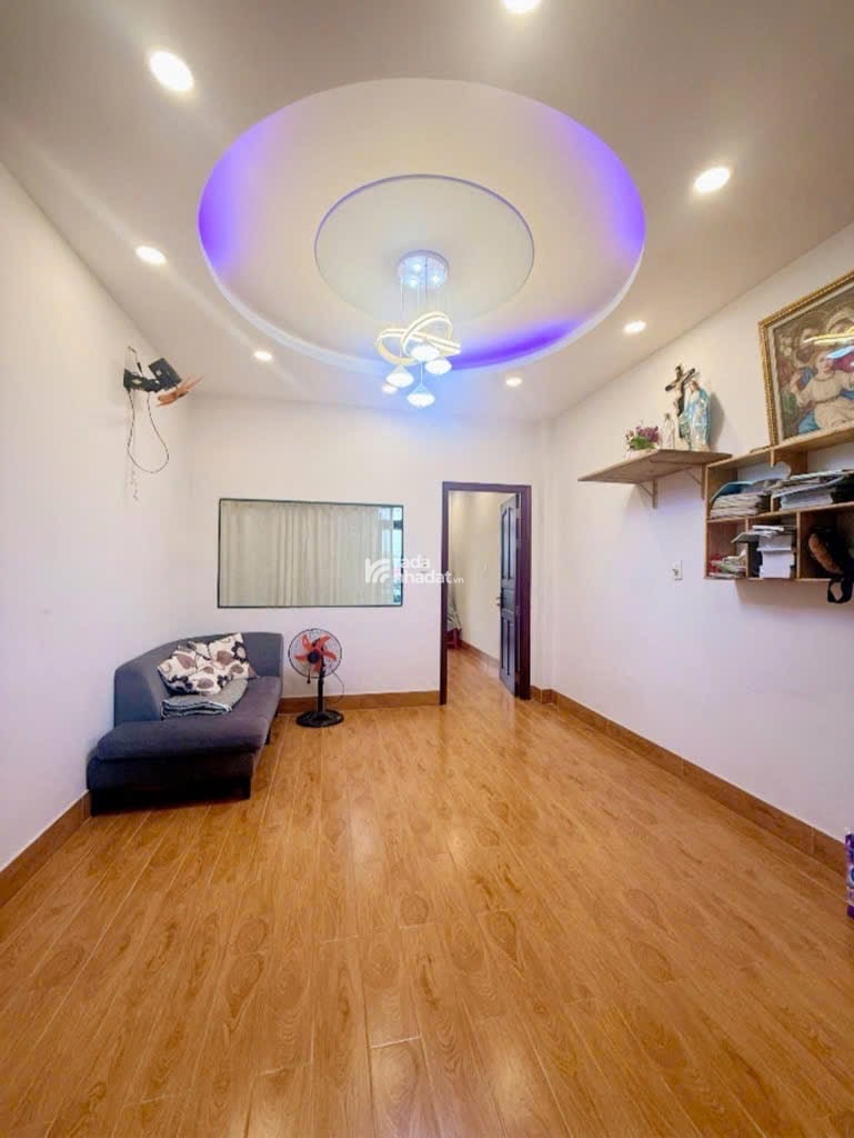 Bán Nhà Tân Kỳ Tân Quý - Ngang 5m - 100m2 - 3 Tầng - An Ninh - Giáp nhiều trung tâm - Chỉ 7.8 Tỷ 
