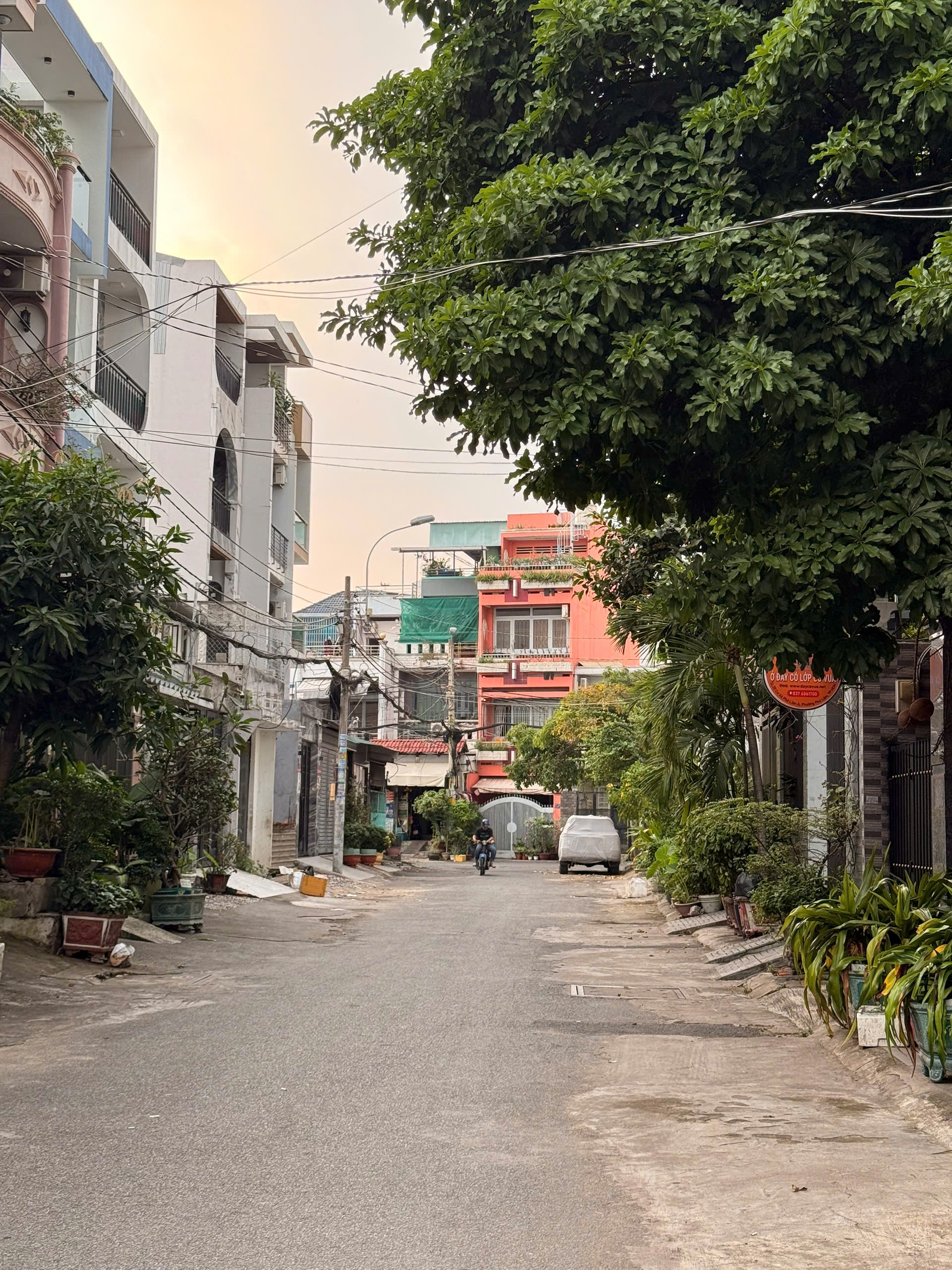 Nhà hẻm xe hơi, đường số 8 Cư xá Ra đa, Quận 6, 4.6x15m, trệt lầu 