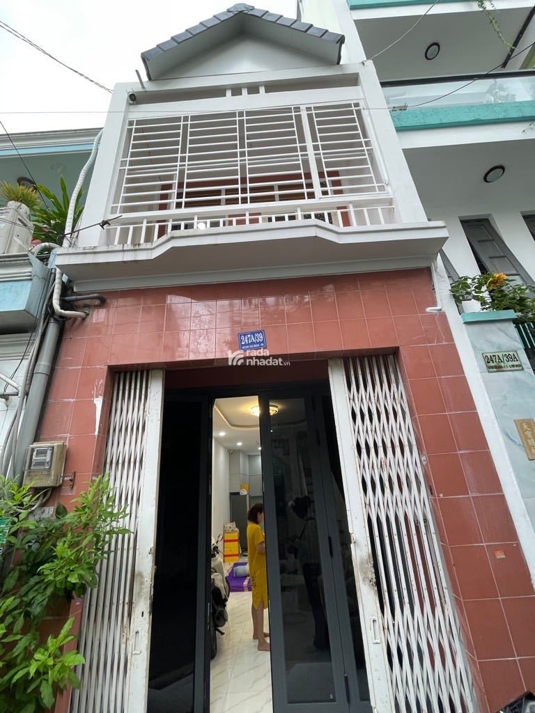 TRUNG TÂM PHÚ NHUẬN - 2 TẦNG - HẺM THÔNG Ô TÔ - DÂN TRÍ CAO, AN NINH - GIÁP QUẬN 3