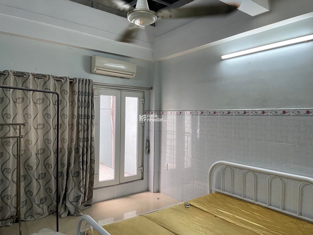 CĂN HỘ DỊCH VỤ NGUỒN THU ỔN HÀNG THÁNG, HẺM THÔNG SẠCH SẼ, GẦN MẶT TIỀN ĐƯỜNG, NGAY SÁT QUẬN 10.