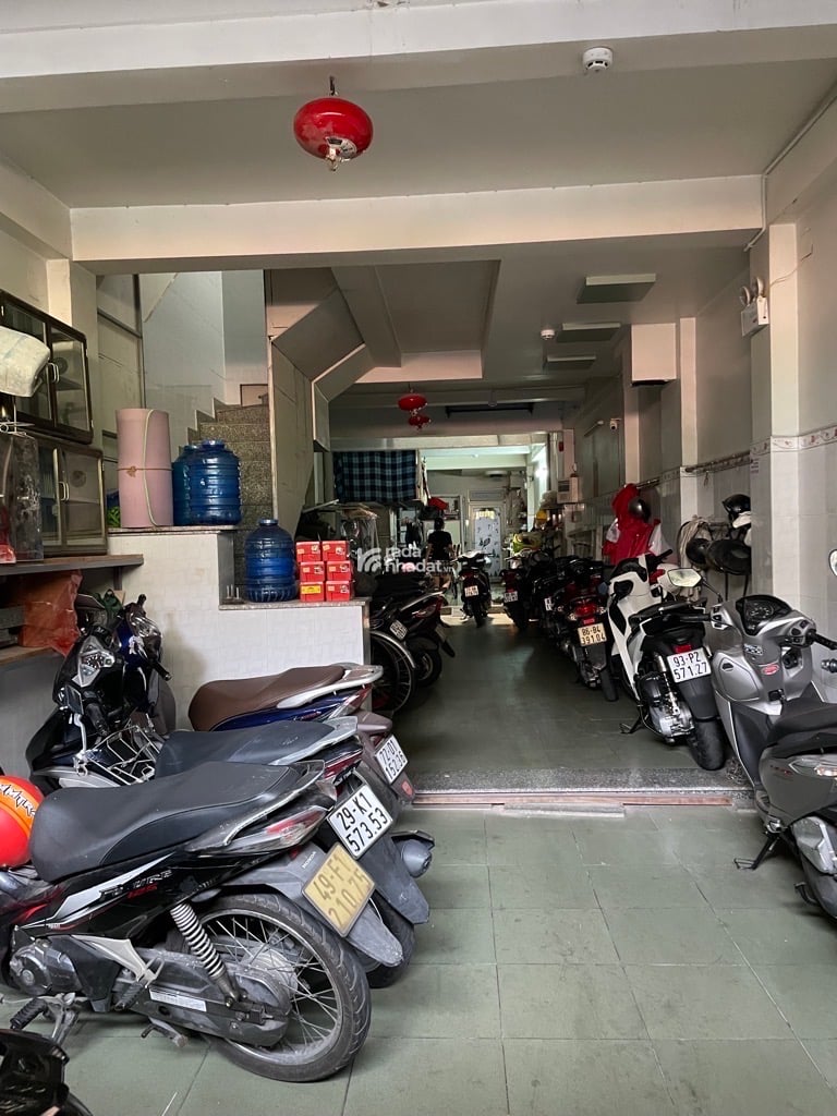 CĂN HỘ DỊCH VỤ NGUỒN THU ỔN HÀNG THÁNG, HẺM THÔNG SẠCH SẼ, GẦN MẶT TIỀN ĐƯỜNG, NGAY SÁT QUẬN 10.