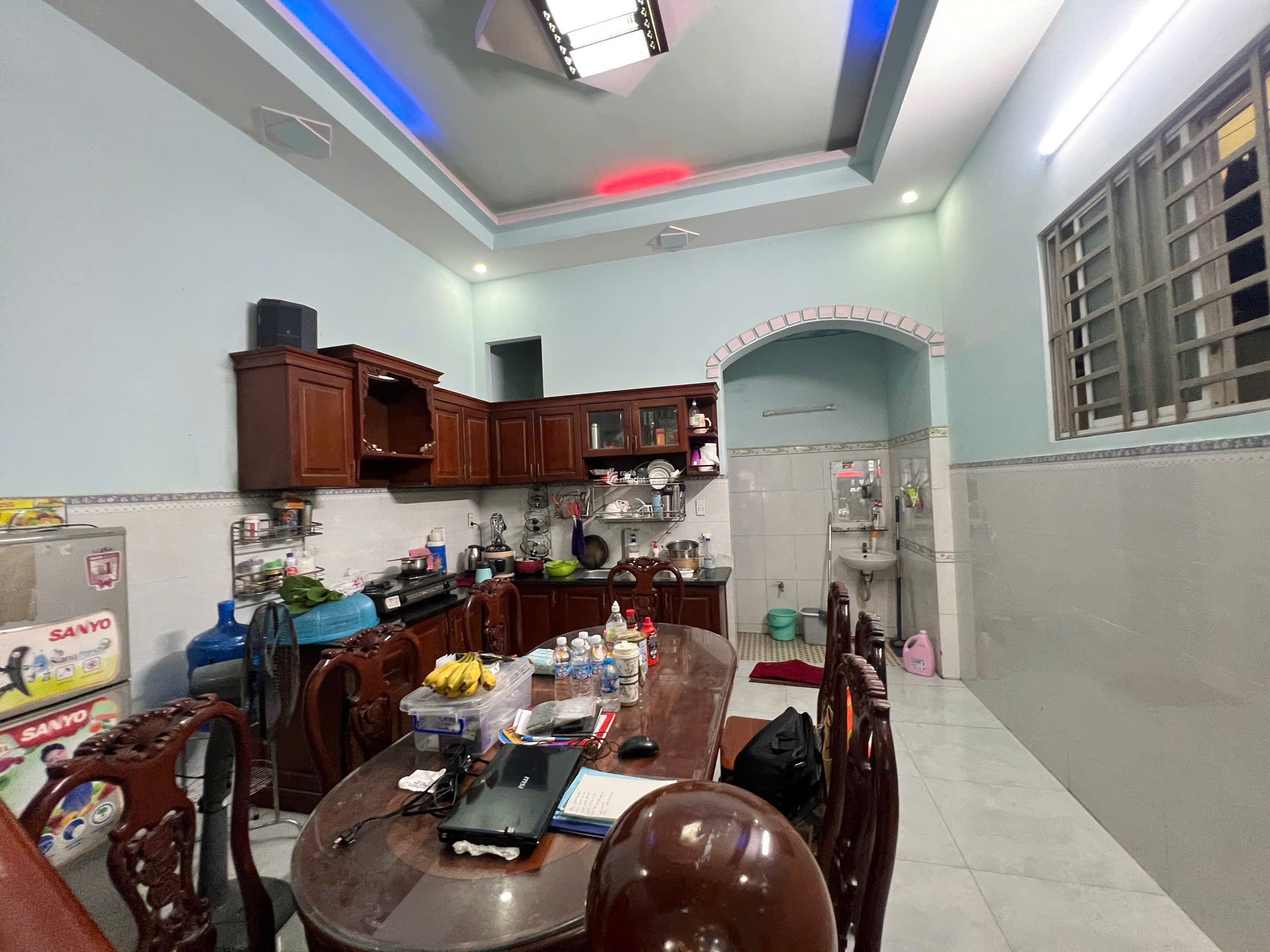 MẶT TIỀN NGUYỄN THỊ CHẠY 150M2 – NHÀ MỚI TINH – SÂN ĐỖ Ô TÔ – KÈM 5 PHÒNG TRỌ DÒNG TIỀN CHỈ 42TR/M2