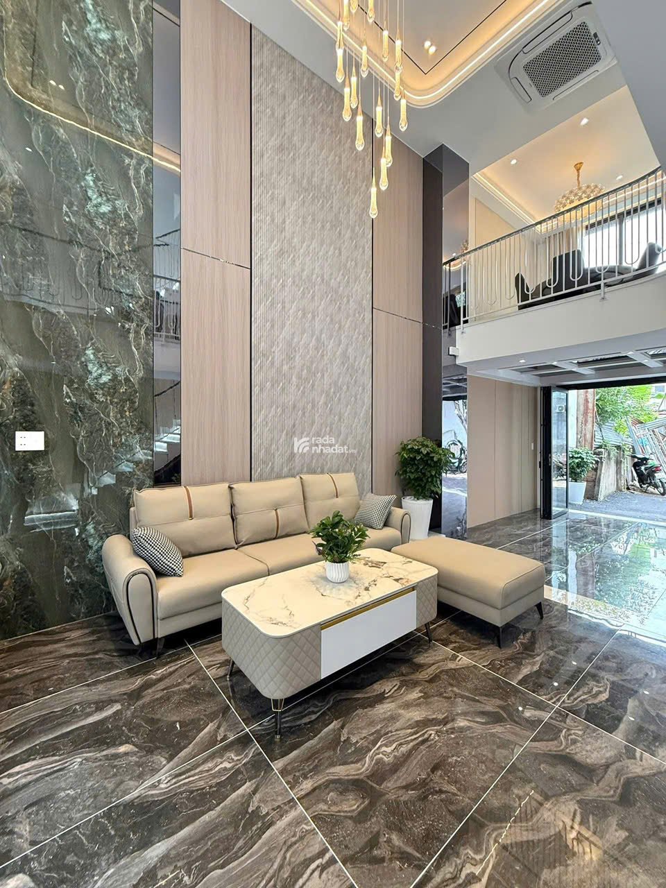 Hơn 7 tỷ mua được nhà phố đẹp ngang 5mx11m hẻm xe hơi vào tận nhà Phạm Văn Chiêu