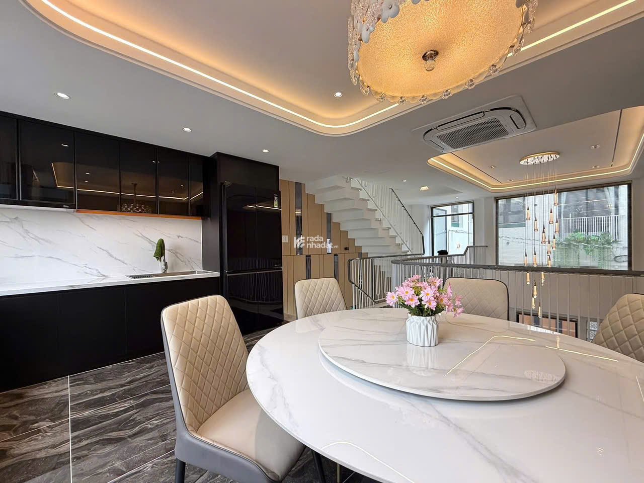 Hơn 7 tỷ mua được nhà phố đẹp ngang 5mx11m hẻm xe hơi vào tận nhà Phạm Văn Chiêu