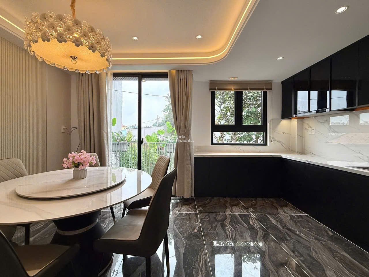 Hơn 7 tỷ mua được nhà phố đẹp ngang 5mx11m hẻm xe hơi vào tận nhà Phạm Văn Chiêu