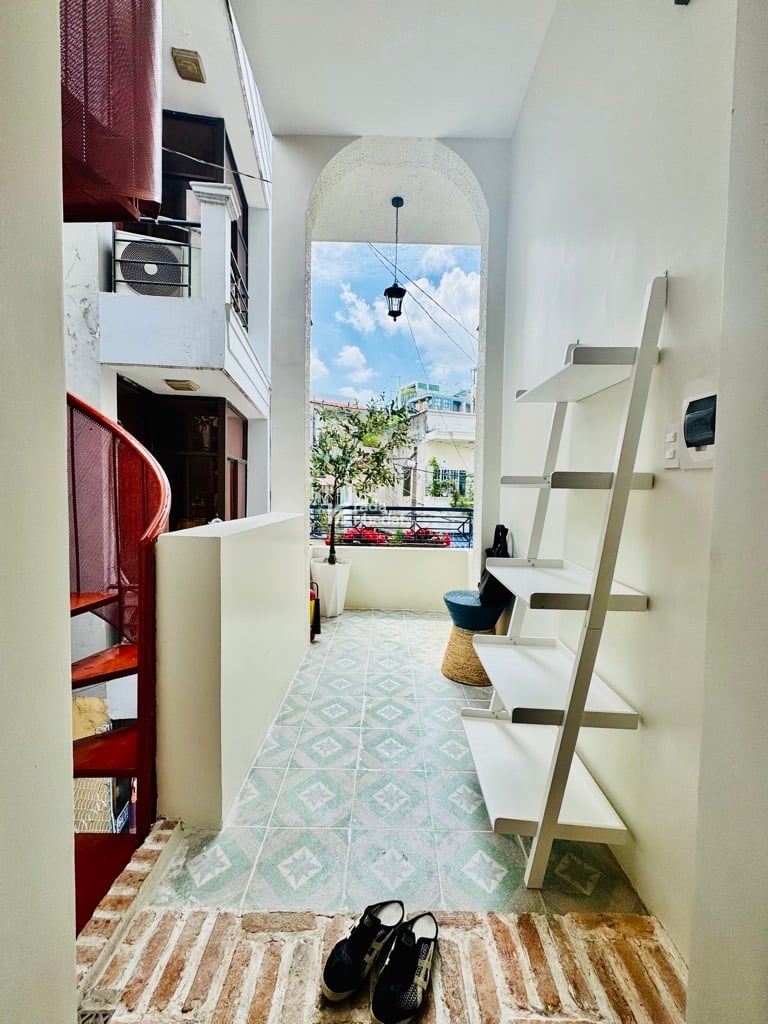 HẺM XE TẢI PHAN XÍCH LONG, PHÚ NHUẬN, SẴN 3 TẦNG ĐÚC BTCT. GIẢM 350TR CHỈ 5.7T TL