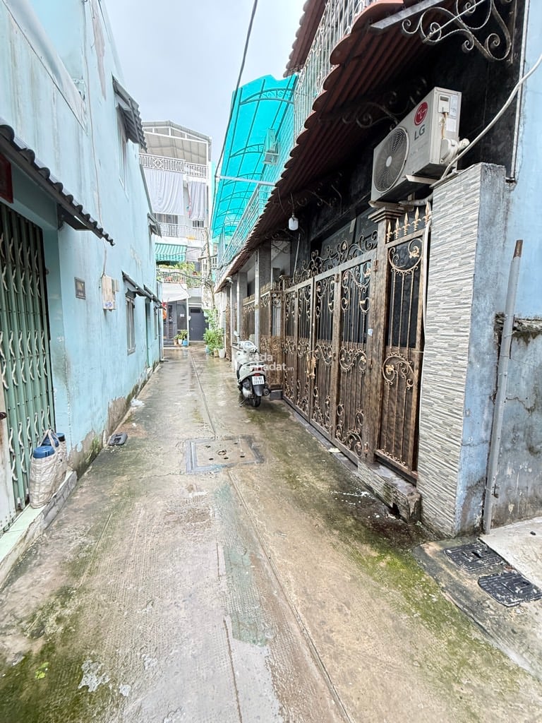 NGAY ĐẦM SEN, HẺM XE HƠI HÒA BÌNH, TÂN PHÚ, 41M2 HIẾM CÓ. GIẢM 450TR CHỈ CÒN 3.6T TL TỐT