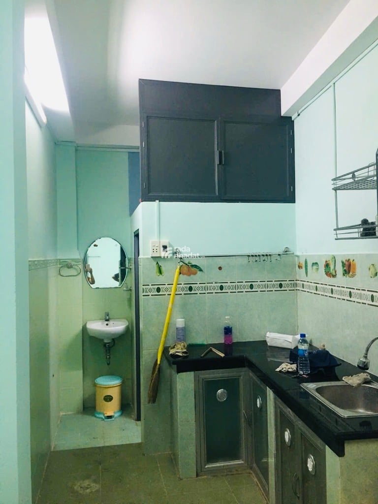 HẺM XE HƠI SÁT NHÀ CMT8, TÂN BÌNH, 2 TẦNG TIỆN XÂY MỚI. GIẢM 350TR CHỈ 2.6T 