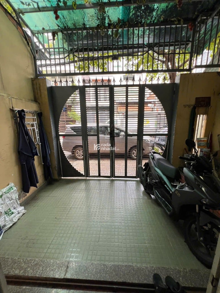 Trung tâm quận Tân Phú di.ra nhà ga T3 sân bay Tân Sơn Nhất 15 phút đi chuyển,...