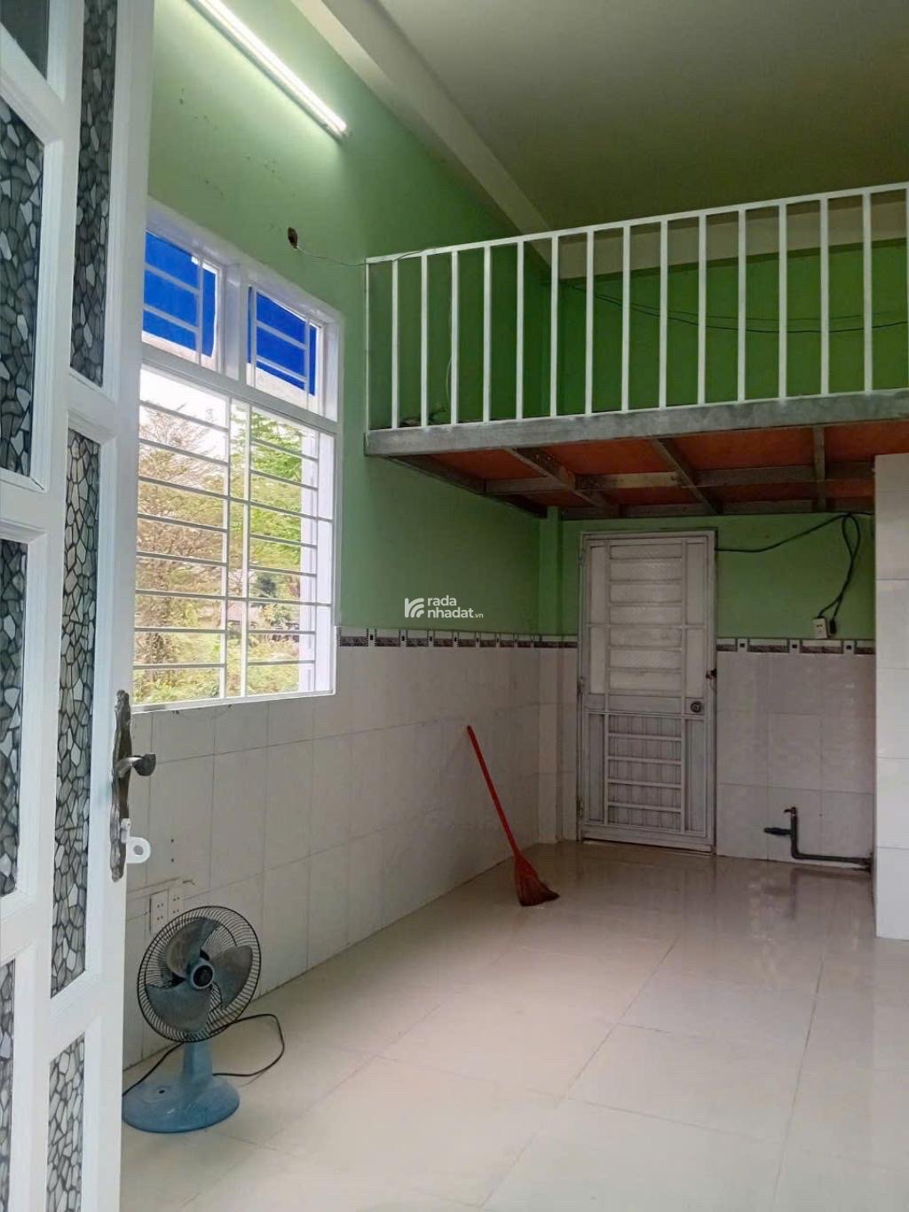 CHDV 3 tầng, 9 phòng, 140m2, thu nhập 30tr/tháng, Phước Long B, Q9!,