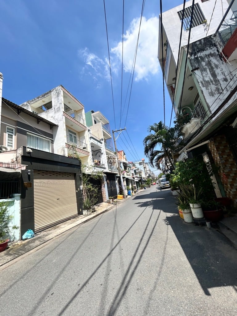 HXT THÔNG NGANG LỚN 88M2 3 TẦNG CHỈ NHỈNH 9 TỶ  