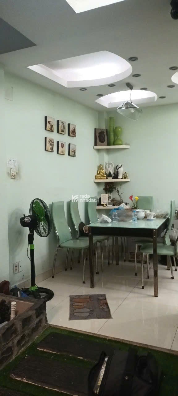 Bán nhà mặt tiền đường Cư Xá Đô Thành Q3 dt( 5.65 x 9m) giá 9.5 tỷ 