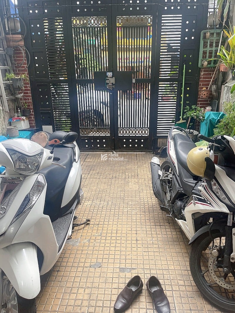 Bán nhà mặt tiền Nguyễn Xuân Khoát-ngang 4m-gần ngã 4 Vườn Lài-kinh doanh sầm uất