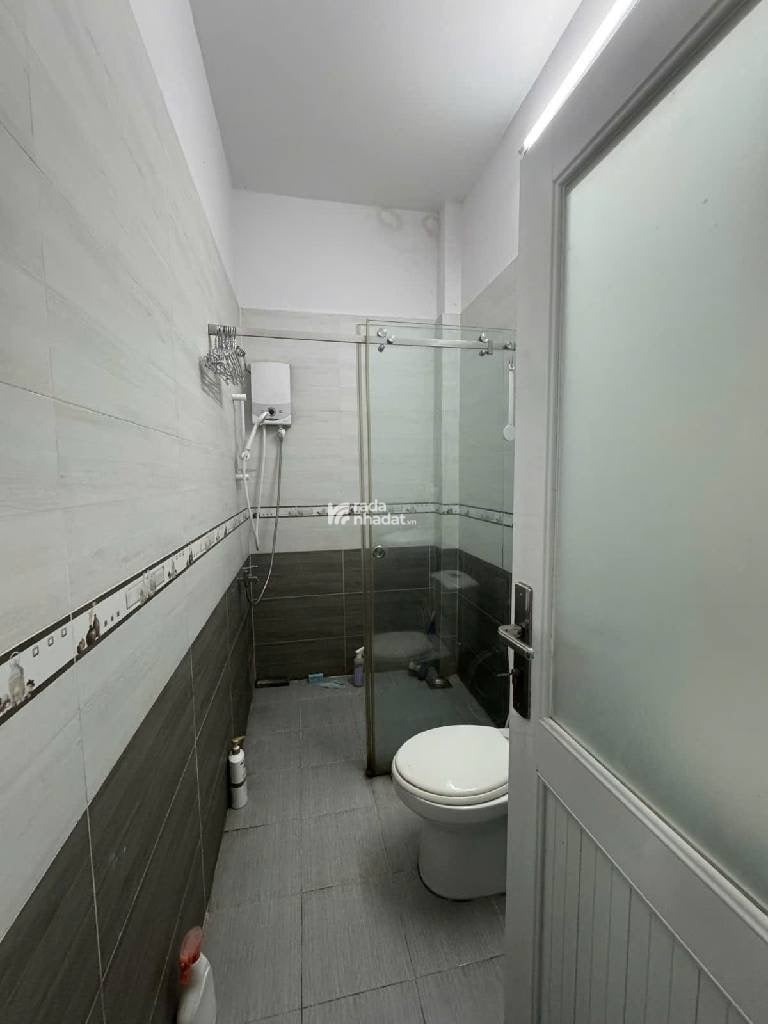 Nhà To Giá Nhỏ - Bình Tân -  Giáp Kinh Dương Vương -  100m2 -  3 tầng - chỉ 6ty85  