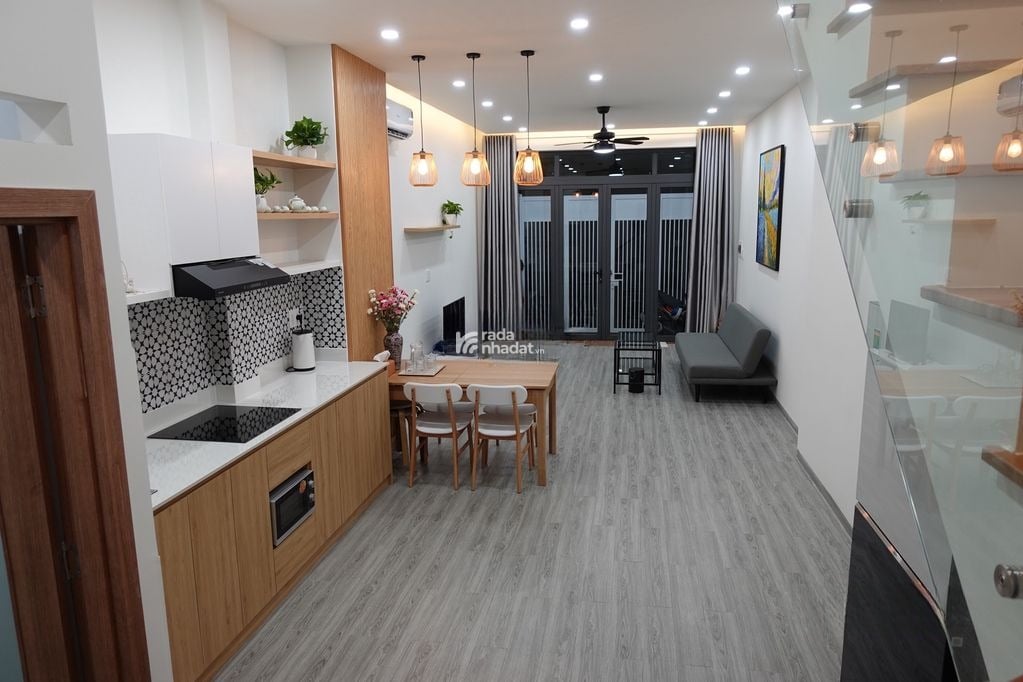 CHO THUÊ NHÀ MT ĐƯỜNG 38, GẦN CHỢ HIỆP BÌNH, 1 TRỆT 1 LẦU, SÂN XE HƠI, 16TR.