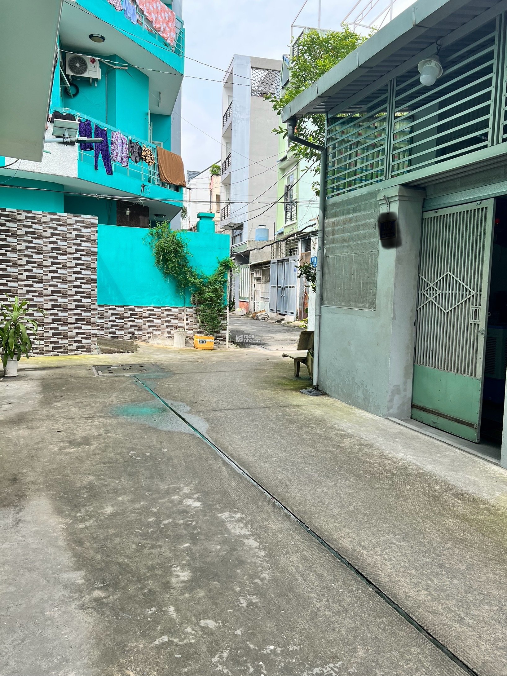 Nhà Trung Tâm Tân Phú hẻm ô tô vô tới nhà