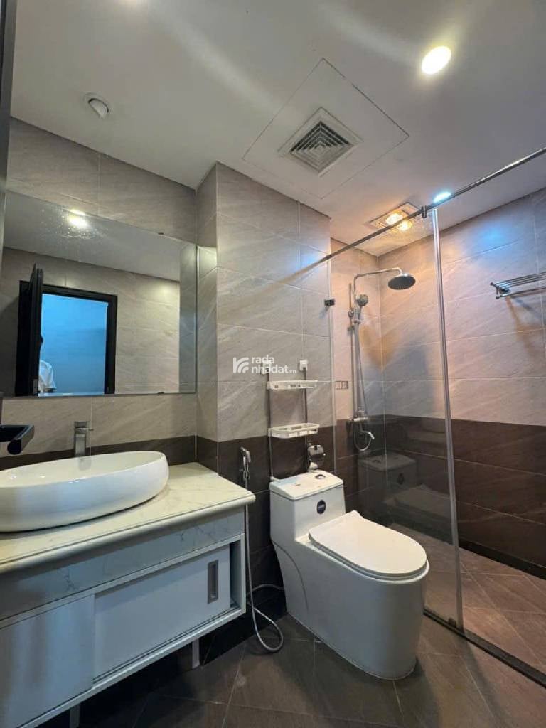 5 TẦNG CẦU GIẤY - KHU PHÂN LÔ QUÂN ĐỘI - SỔ VUÔNG 30M2 - Ô TÔ ĐỖ CỬA NGÀY ĐÊM 2 BÊN ĐƯỜNG