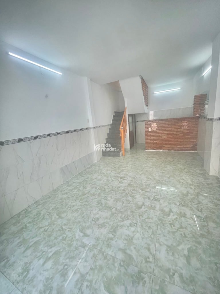 Căn Nhà 2 Tầng (2PN, 2WC) Lò Gốm, Q6 Vị Trí Trung Tâm, SHR, Hoàn công đủ, Chỉ 3,85 Tỷ 