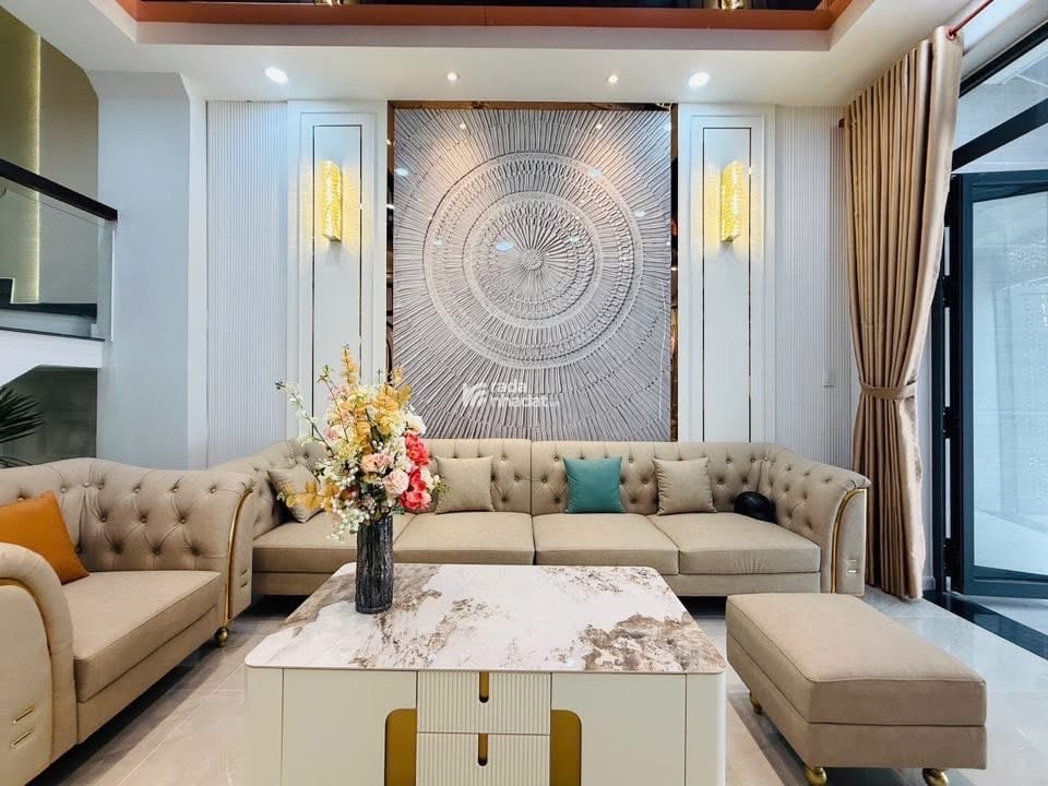 NHÀ ĐẸP 5 LẦU KHU NHÀ LẦU ĐỒNG BỘ - 4x15 - FULL NỘI THẤT CAO CẤP - CHỈ 8.9 TỶ TL