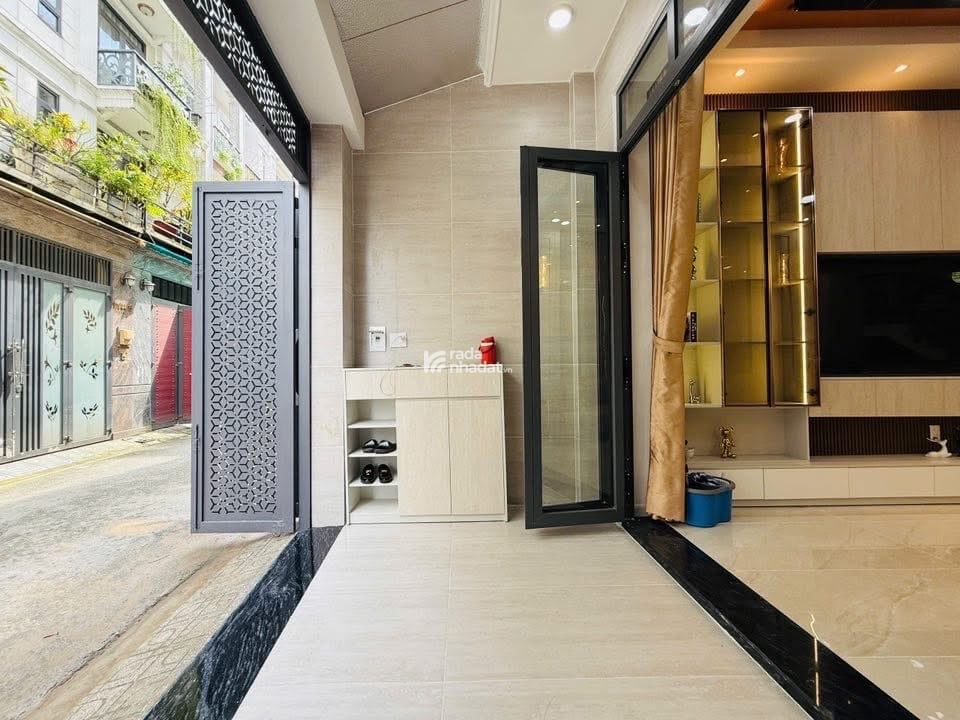 NHÀ ĐẸP 5 LẦU KHU NHÀ LẦU ĐỒNG BỘ - 4x15 - FULL NỘI THẤT CAO CẤP - CHỈ 8.9 TỶ TL