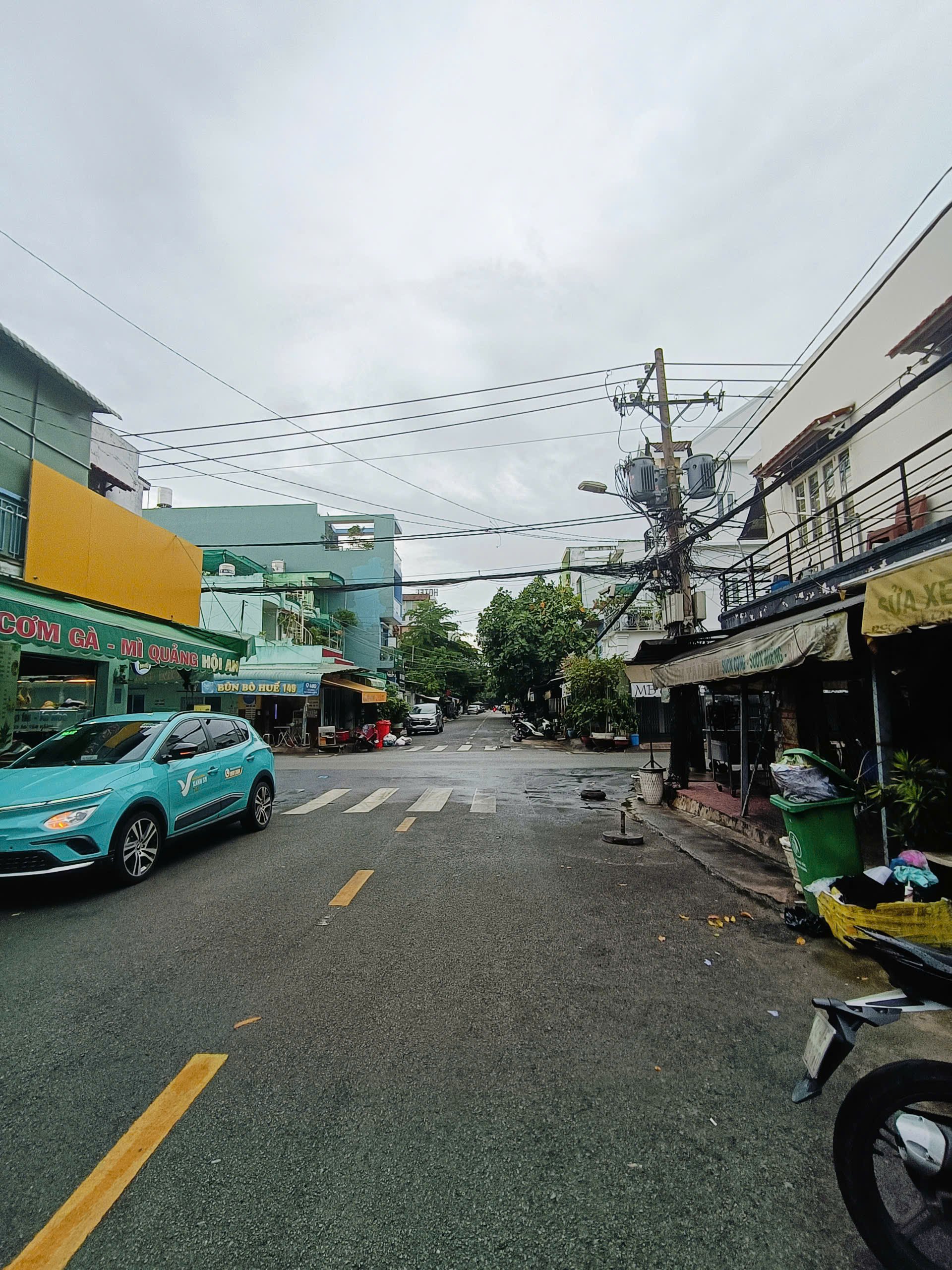 BÁN NHÀ ĐẸP HÀ THỊ ĐÁT  TRUNG TÂM TÂN PHÚ