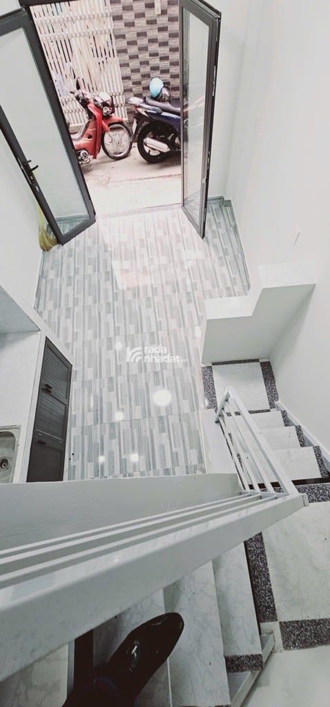 KHU BÀU CÁT, SÁT HẺM XE HƠI HUỲNH VĂN CHÍNH, TÂN PHÚ, HIẾM CÓ Ở NGAY. GIẢM 550TR CHỈ 1.35T TL TỐT