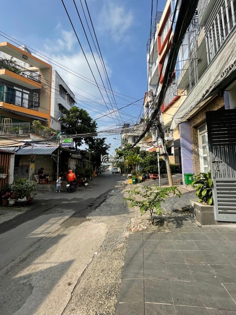 NHÀ 3 TẦNG, HẺM ÂU DƯƠNG LÂN, P. RẠCH ÔNG, TRUNG TÂM QUẬN 8, NGANG 4M, KHÔNG QH, 3,3T