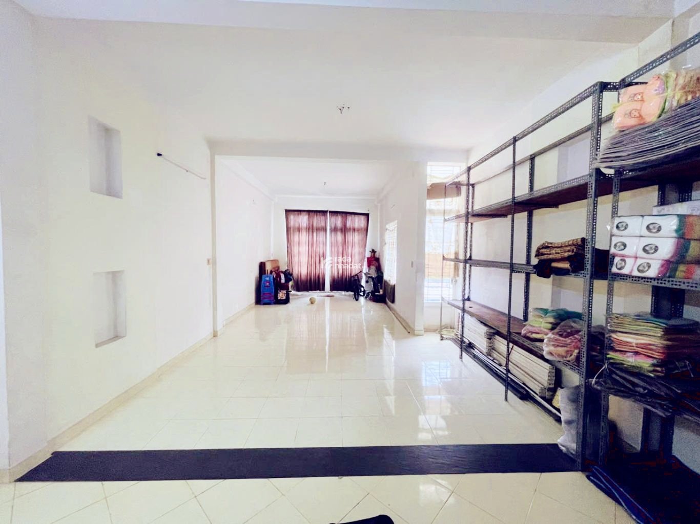 BÁN NHÀ MẶT TIỀN NỘ NGAY NGUYỄN SƠN - 4 TẦNG - 5x 28M 