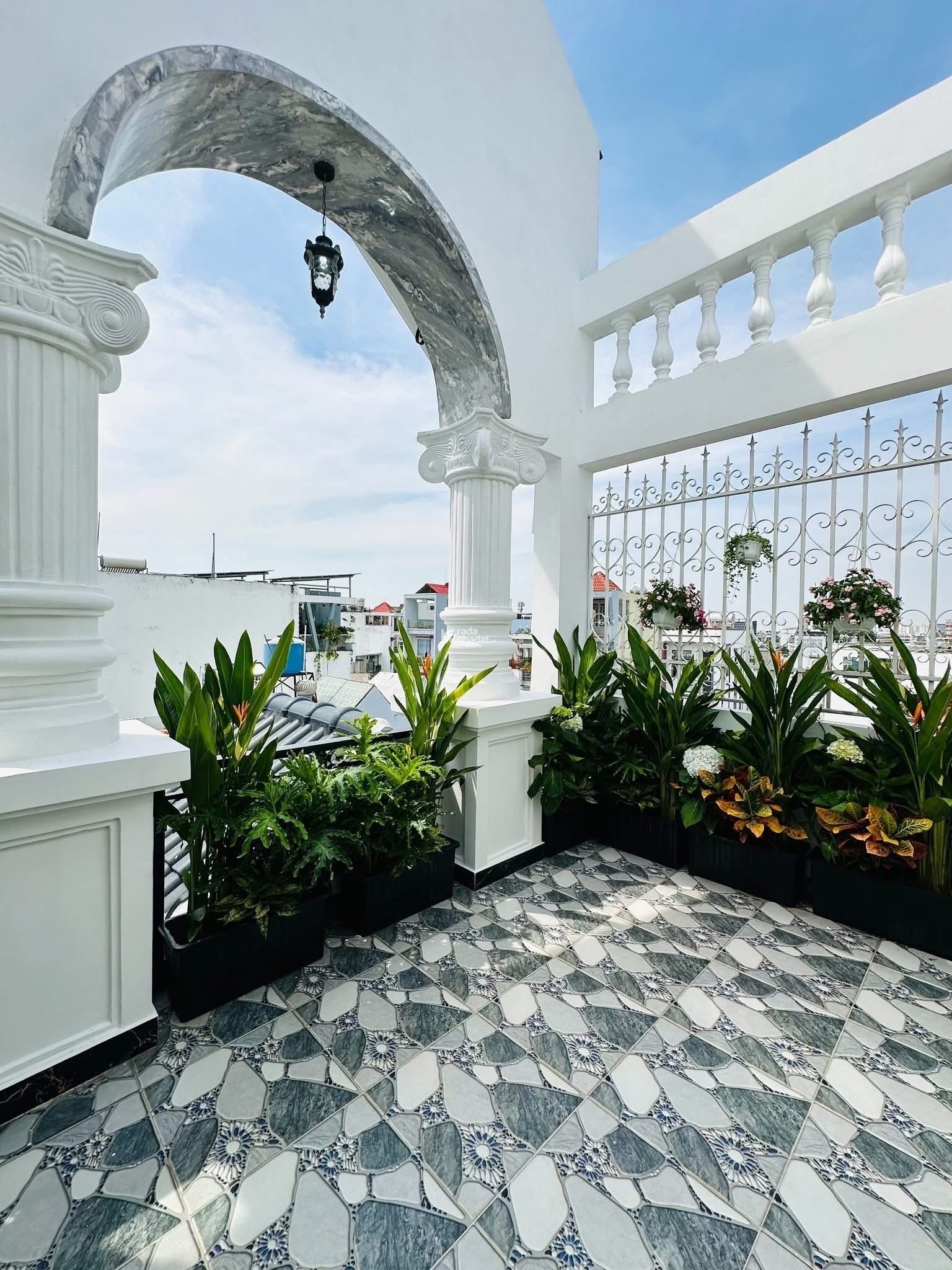 NHÀ 5 TẦNG FULL NỘI THẤT MỚI HOÀN THIỆN - 4.5x16 - XE HƠI NGỦ TRONG NHÀ - CHỈ 10.79 TỶ TL