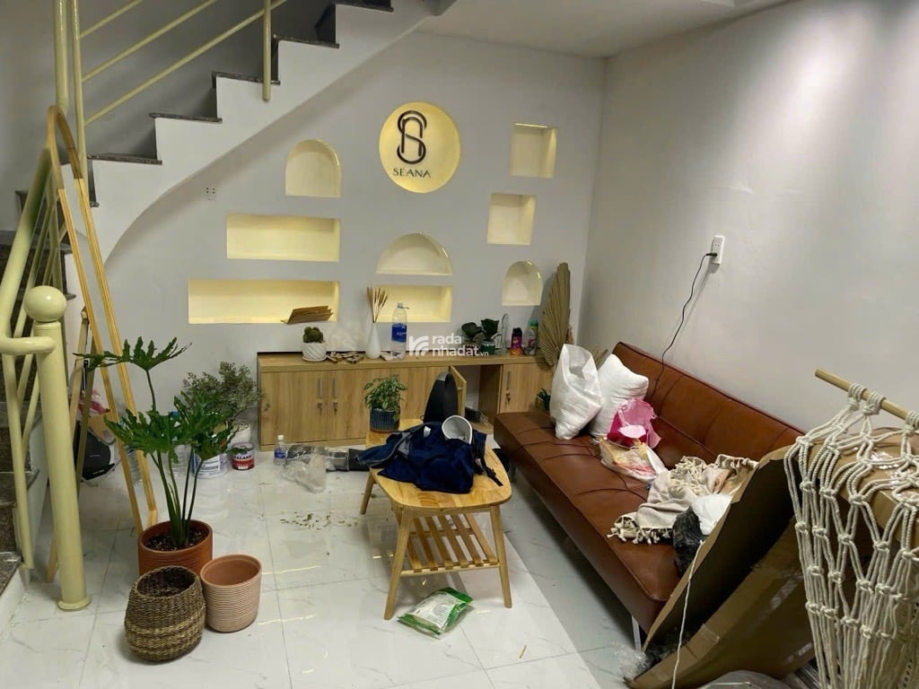 Nhà 4 tầng Phùng Văn Cung, P7 Phú Nhuận, đang có dòng tiền thuê 15 triệu, chỉ 5.6 tỷ