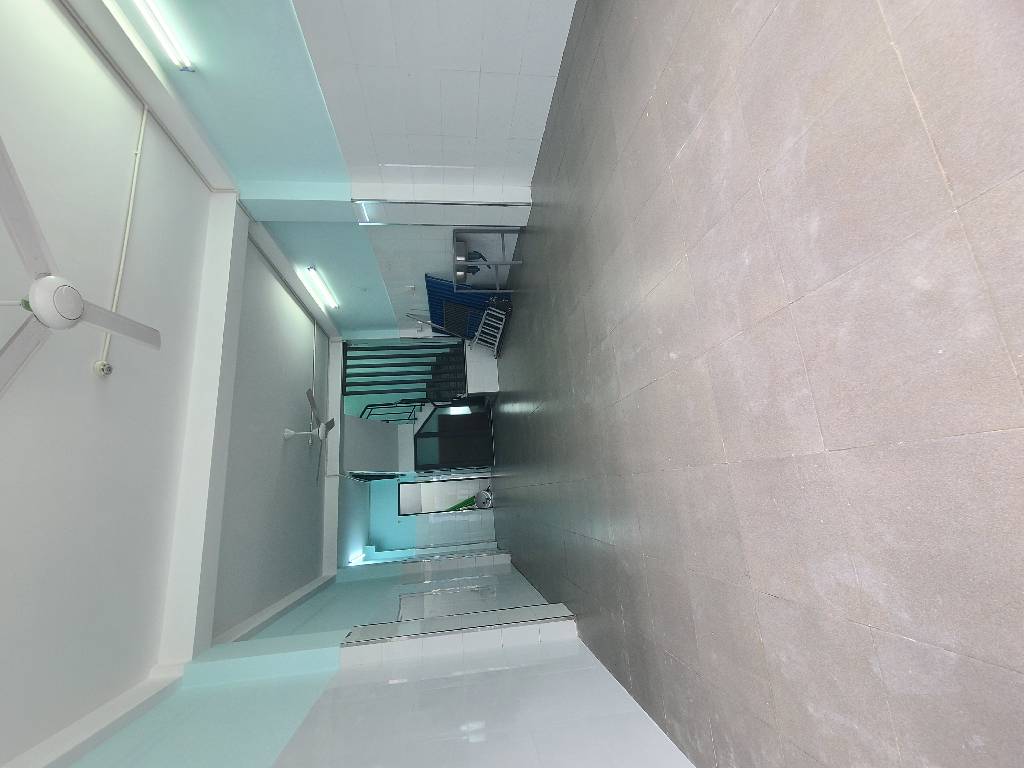 NHÀ 5 TẦNG BTCT  CÓ PCCC RIÊNG 4.516M ĐẸP TỶ HẺM XE HƠI