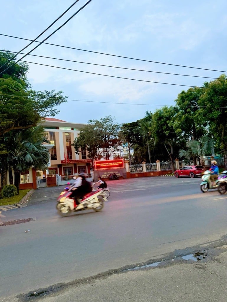 BÁN NHÀ ĐẸP THOẠI NGỌC HẦU 84M2 7.X TỶ 5 PHÒNG NGỦ HẺM XE HƠI TÂN PHÚ