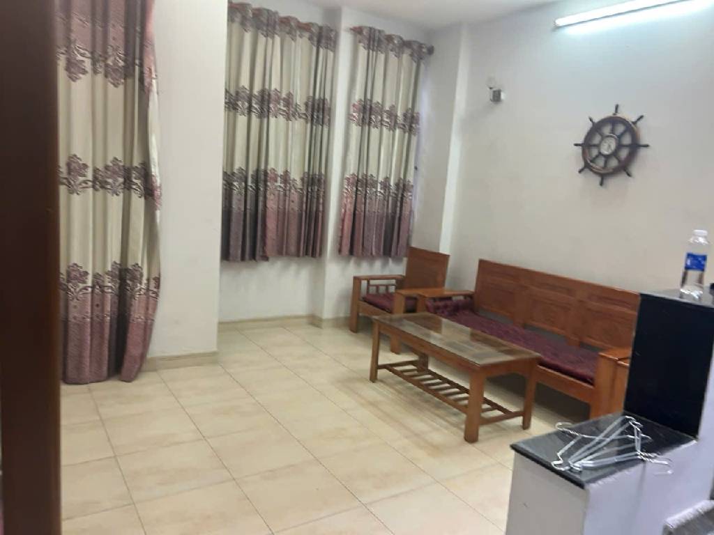có 5PN, 5WC, 3 Phòng khách, gara xe hơi, phòng thờ,... khách mua về vào ở ngay.