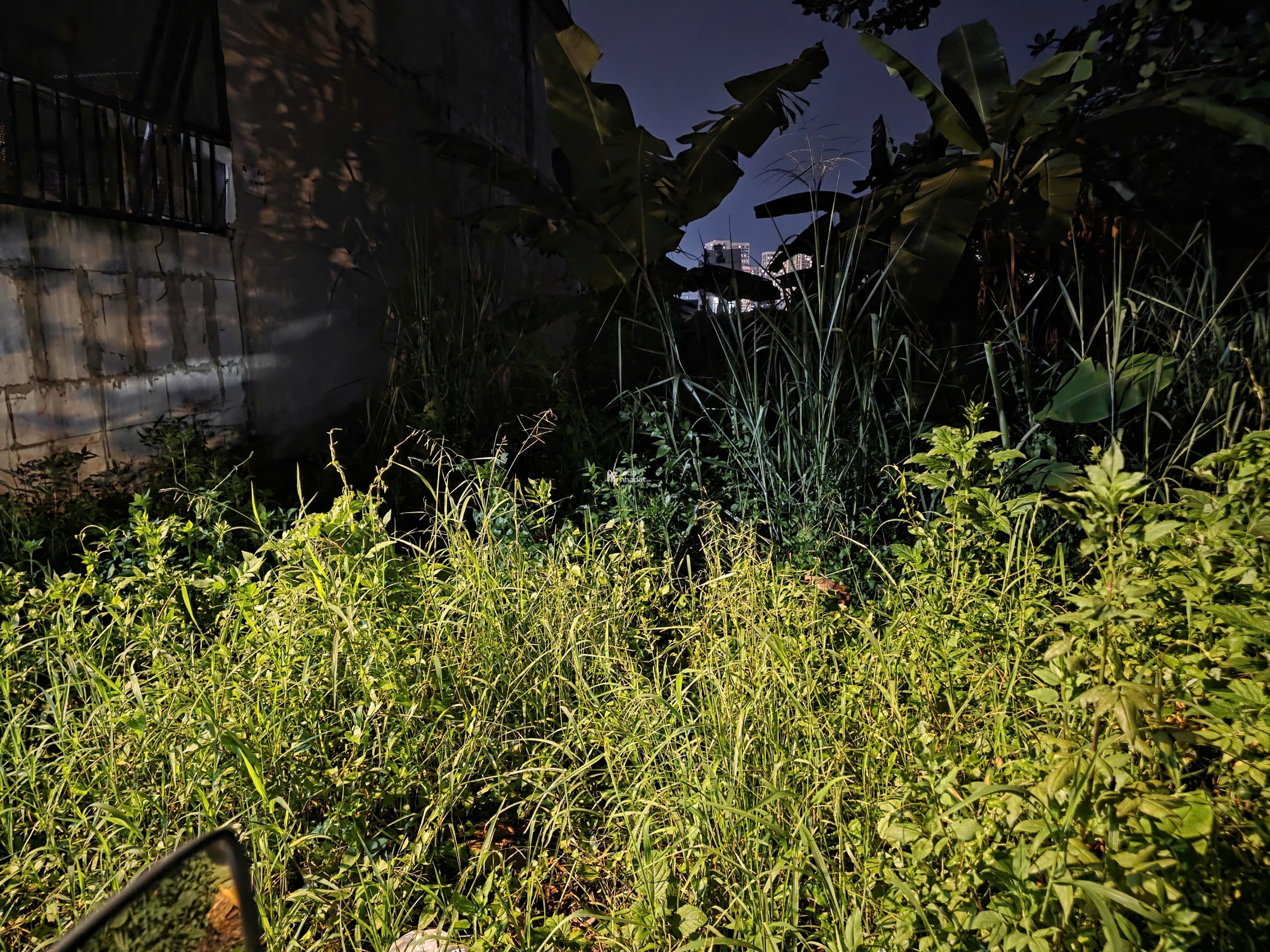 ĐẤT HXT DT 100M2 GIÁ 5.xTỶ SÁT VINHOMES GRAND PARK Q9, NGUYỄN XIỂN