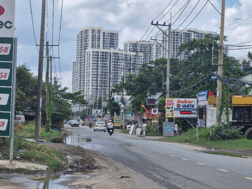 ĐẤT HXT DT 100M2 GIÁ 5.xTỶ SÁT VINHOMES GRAND PARK Q9, NGUYỄN XIỂN