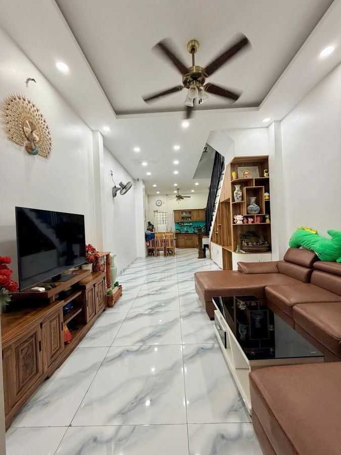  NHÀ ĐẸP  CÁCH MT NGUYỄN THỊ TÚ 500m, CÁCH CHỢ BÌNH THÀNH 10M. 60M2